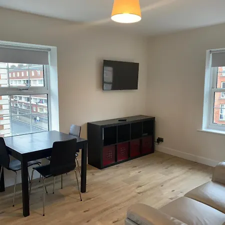 Luxury Custom Hall City Lejlighed
